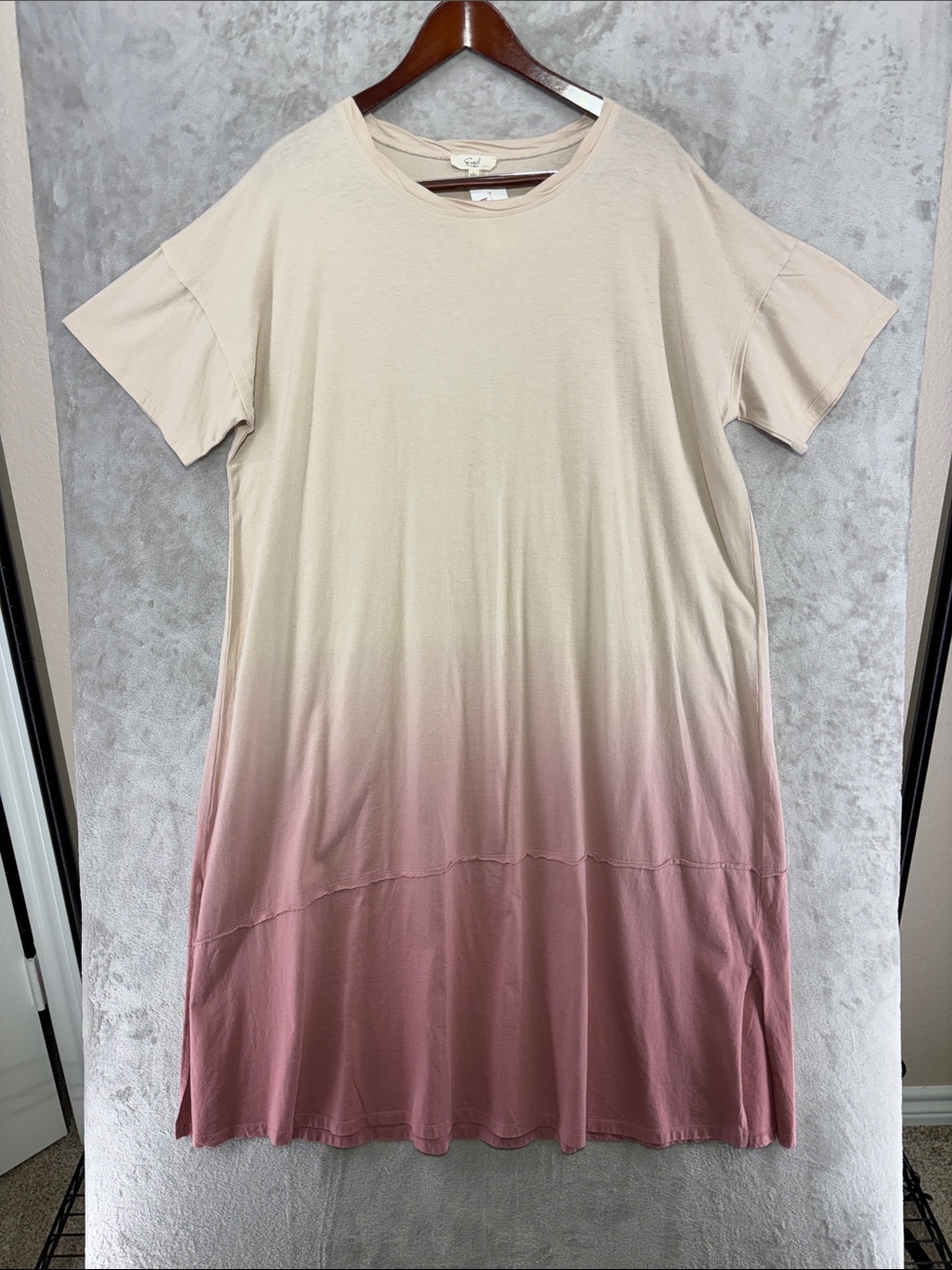 NWT--Easel Cotton Ombre Rose & Cream Short Sleeve Tee Dress Size L